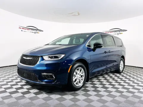 More photos of 2025 Chrysler Pacifica Select at St. Marys CDJR, OH