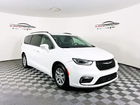 White 2021 Chrysler Pacifica Touring L for sale in Saint Marys, OH