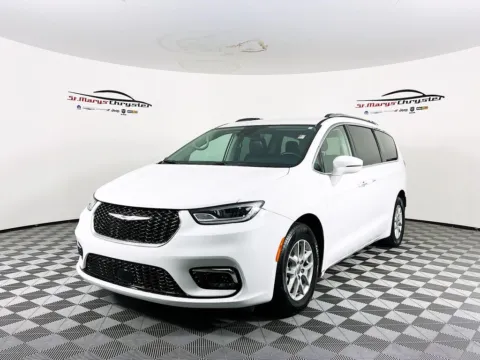 More photos of 2021 Chrysler Pacifica Touring L at St. Marys Chrysler Dodge Jeep, OH