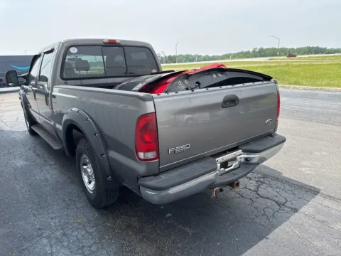 More photos of 2004 Ford F-250SD XLT at St. Marys Chrysler Dodge Jeep, OH