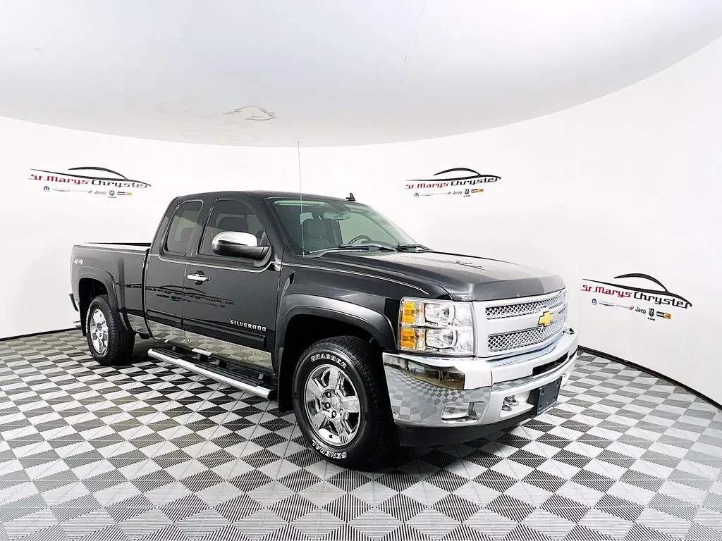 Black 2013 Chevrolet Silverado 1500 LT for sale in Saint Marys, OH
