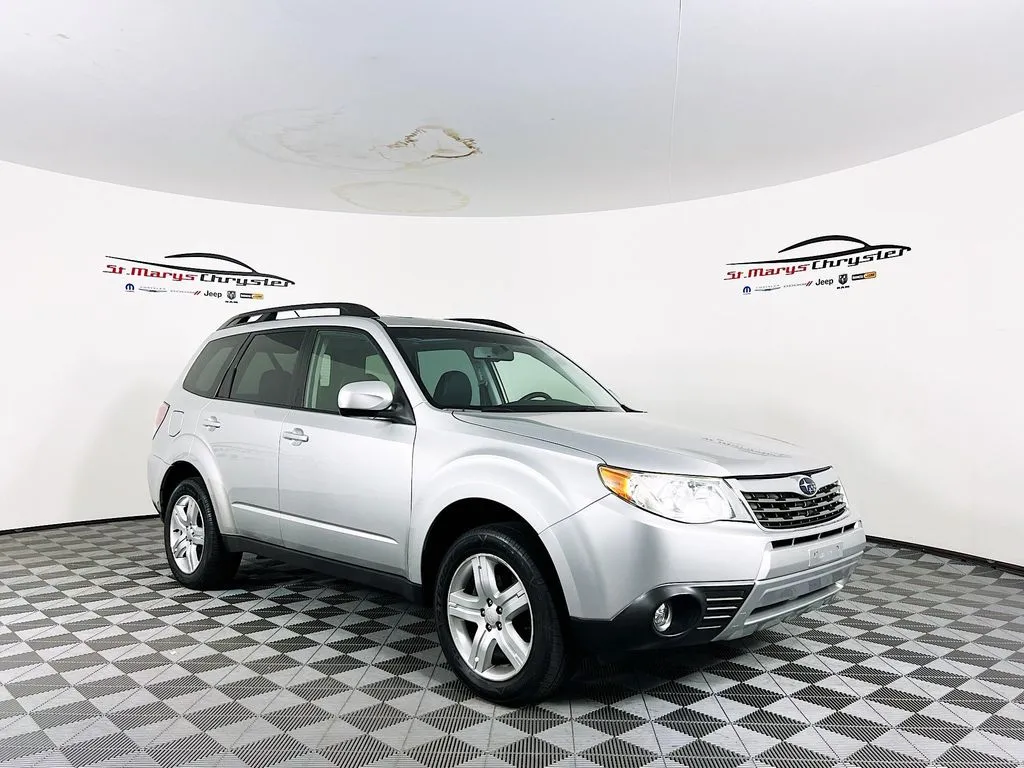 Silver 2009 Subaru Forester 2.5X for sale in Saint Marys, OH