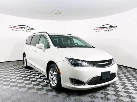 White 2017 Chrysler Pacifica Touring L Plus for sale in Saint Marys, OH