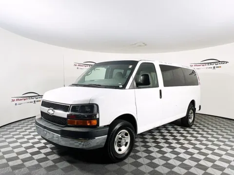 More photos of 2009 Chevrolet Express 3500 LS at St. Marys CDJR, OH