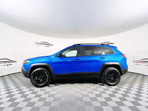 More photos of 2022 Jeep Cherokee Trailhawk at St. Marys CDJR, OH