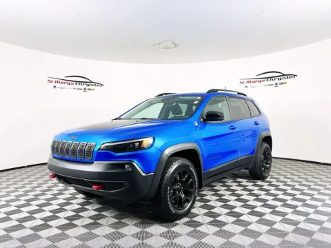 More photos of 2022 Jeep Cherokee Trailhawk at St. Marys CDJR, OH