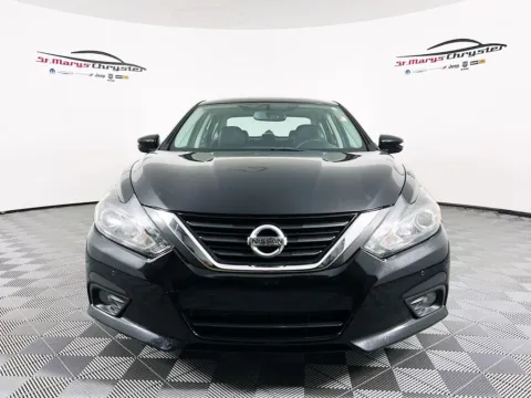 Another view of 2017 Nissan Altima 3.5 SL for sale in Saint Marys, OH at St. Marys Chrysler Dodge Jeep
