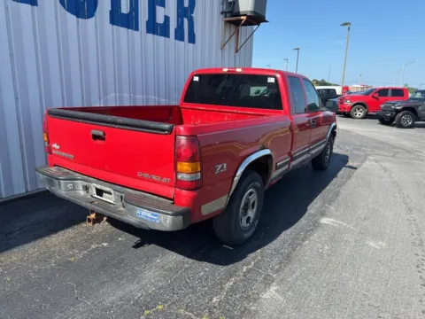 More photos of 2002 Chevrolet Silverado 1500 LS at St. Marys Chrysler Dodge Jeep, OH