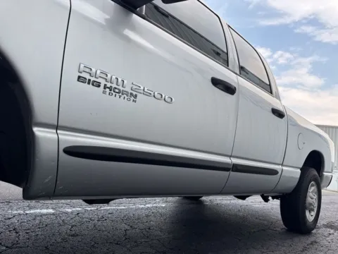 More photos of 2005 Dodge Ram 2500 SLT at St. Marys Chrysler Dodge Jeep, OH
