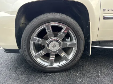 More photos of 2008 Cadillac Escalade EXT at St. Marys Chrysler Dodge Jeep, OH
