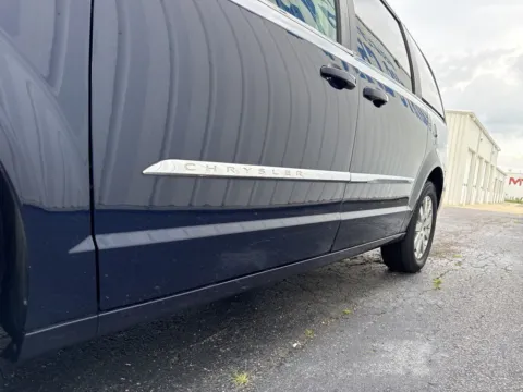 More photos of 2014 Chrysler Town & Country Touring at St. Marys CDJR, OH