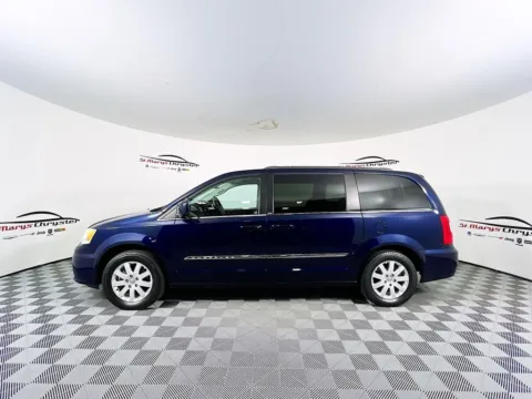 More photos of 2014 Chrysler Town & Country Touring at St. Marys CDJR, OH