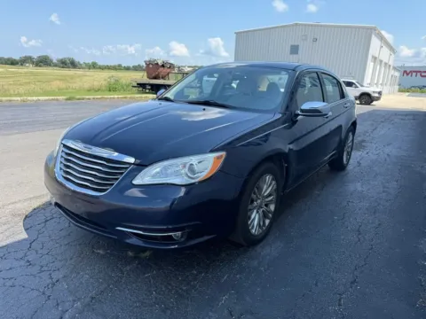 Another view of 2013 Chrysler 200 Limited for sale in Saint Marys, OH at St. Marys CDJR