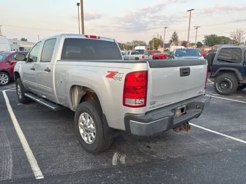 More photos of 2011 GMC Sierra 2500HD SLE at St. Marys CDJR, OH