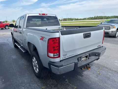 More photos of 2011 GMC Sierra 2500HD SLE at St. Marys CDJR, OH