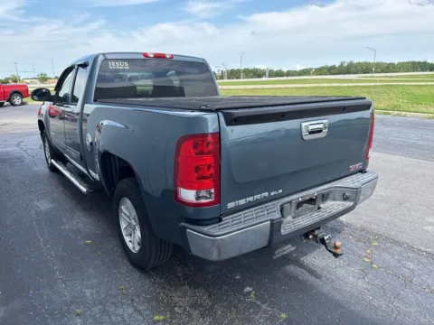 More photos of 2013 GMC Sierra 1500 SLE at St. Marys CDJR, OH