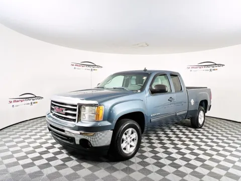 More photos of 2013 GMC Sierra 1500 SLE at St. Marys CDJR, OH