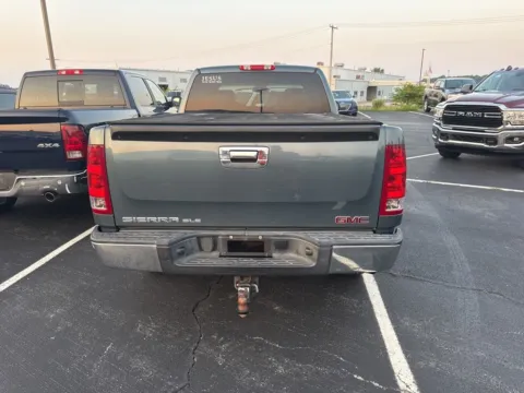 More photos of 2013 GMC Sierra 1500 SLE at St. Marys CDJR, OH