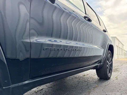 More photos of 2020 Jeep Grand Cherokee Altitude at St. Marys CDJR, OH
