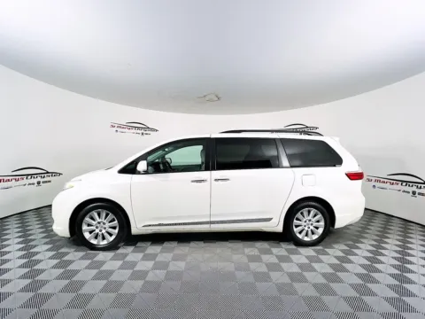 More photos of 2015 Toyota Sienna XLE at St. Marys CDJR, OH