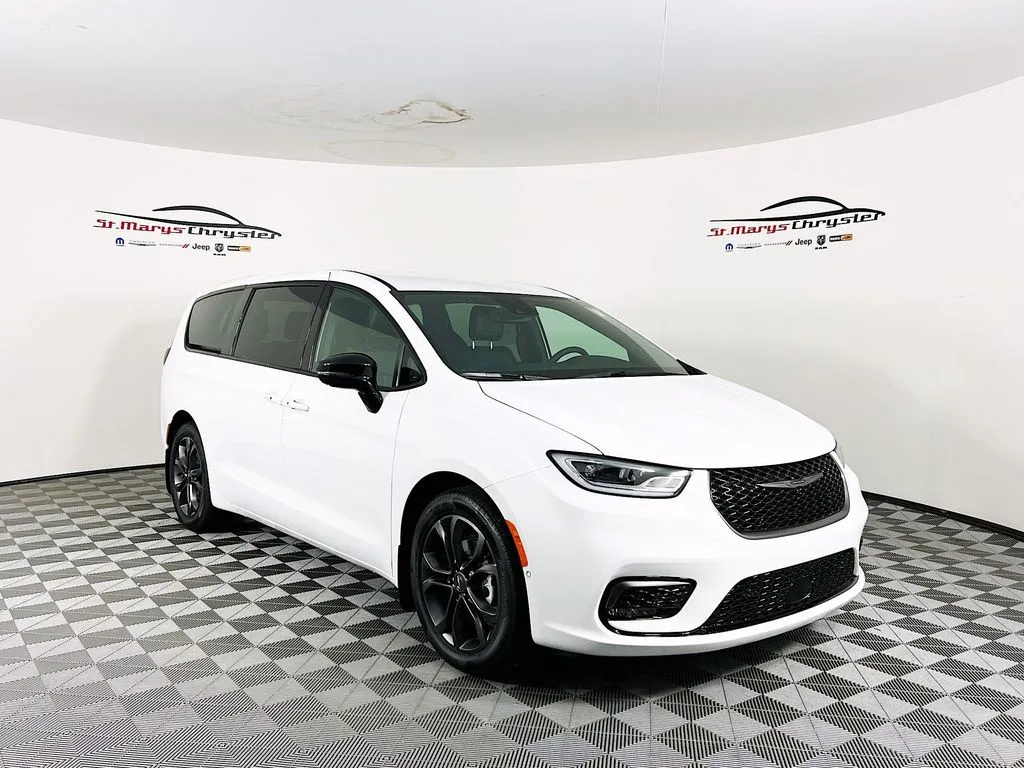 White 2026 Chrysler Pacifica Select for sale in Saint Marys, OH