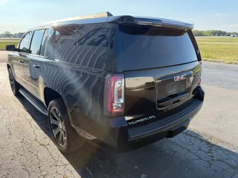 More photos of 2017 GMC Yukon XL SLT at St. Marys CDJR, OH