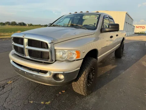 More photos of 2004 Dodge Ram 3500 SLT at St. Marys CDJR, OH