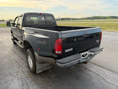 More photos of 2005 Ford F-350SD Lariat at St. Marys CDJR, OH