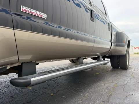 More photos of 2005 Ford F-350SD Lariat at St. Marys CDJR, OH