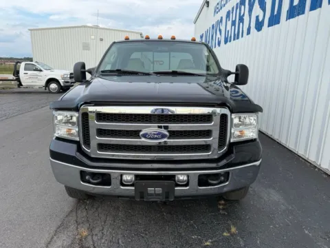 Photos of 2005 Ford F-350SD Lariat for sale in Saint Marys, OH at St. Marys CDJR