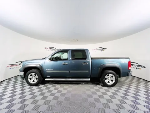 More photos of 2012 GMC Sierra 1500 SLE at St. Marys CDJR, OH