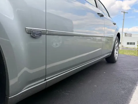 More photos of 2006 Chrysler 300C at St. Marys CDJR, OH