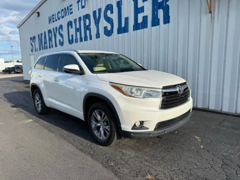 White 2015 Toyota Highlander XLE V6 for sale in Saint Marys, OH