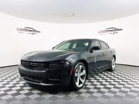 More photos of 2015 Dodge Charger SXT at St. Marys CDJR, OH