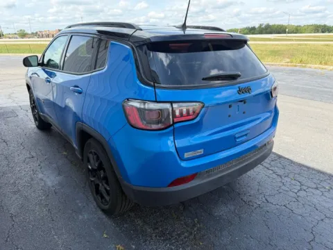 More photos of 2022 Jeep Compass Altitude at St. Marys CDJR, OH