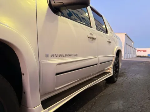 More photos of 2008 Chevrolet Avalanche 1500 LT at St. Marys CDJR, OH