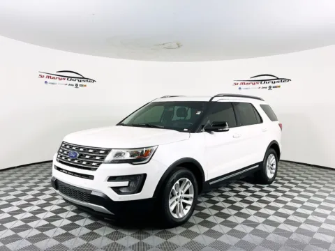 More photos of 2017 Ford Explorer XLT at St. Marys CDJR, OH