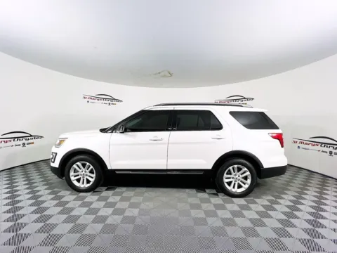 More photos of 2017 Ford Explorer XLT at St. Marys CDJR, OH
