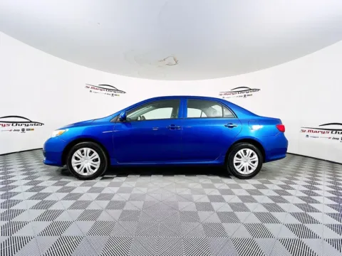 More photos of 2010 Toyota Corolla LE at St. Marys CDJR, OH