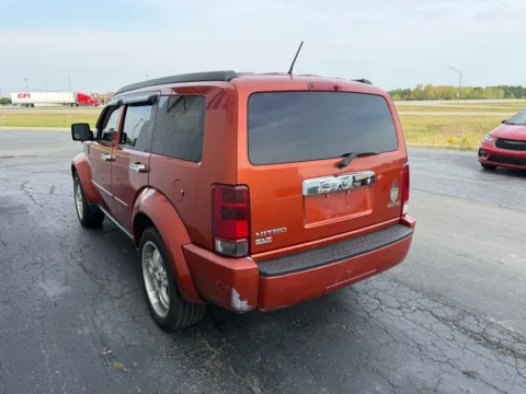 More photos of 2007 Dodge Nitro SLT at St. Marys CDJR, OH