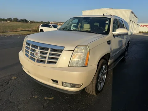 More photos of 2007 Cadillac Escalade ESV at St. Marys CDJR, OH