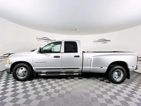 More photos of 2004 Dodge Ram 3500 SLT at St. Marys CDJR, OH