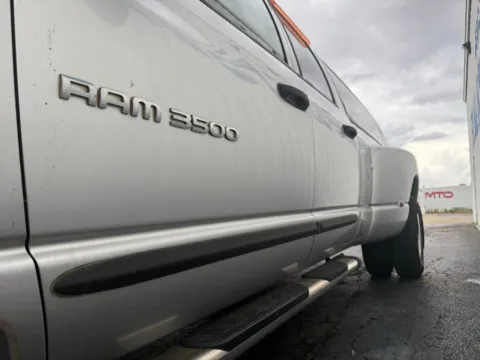 More photos of 2004 Dodge Ram 3500 SLT at St. Marys CDJR, OH
