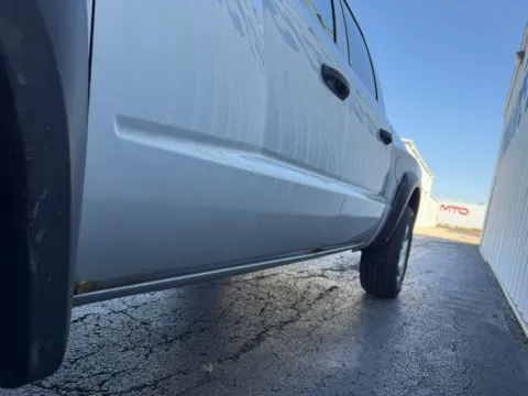 More photos of 2005 Dodge Dakota SLT at St. Marys CDJR, OH