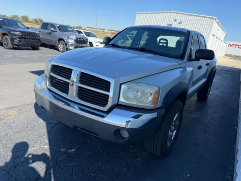 More photos of 2005 Dodge Dakota SLT at St. Marys CDJR, OH