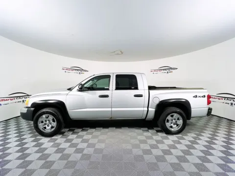 More photos of 2005 Dodge Dakota SLT at St. Marys CDJR, OH