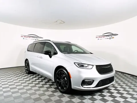 Silver 2026 Chrysler Pacifica Limited for sale in Saint Marys, OH