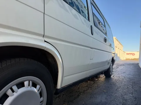 More photos of 1995 Volkswagen Eurovan Campmobile at St. Marys CDJR, OH