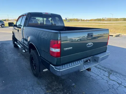 More photos of 2004 Ford F-150 XLT at St. Marys CDJR, OH