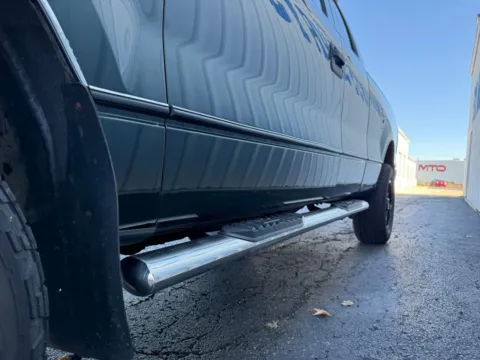 More photos of 2004 Ford F-150 XLT at St. Marys CDJR, OH